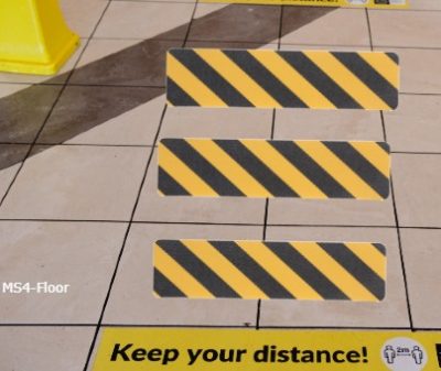 MS4 Floor Commercial Grade Anti Slip High Visibility Black/Yellow Stair Treads 150mm x 610mm - Image 2