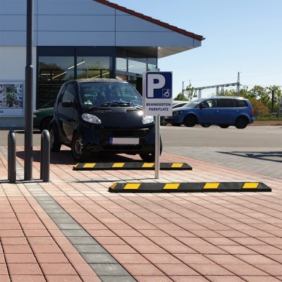 Park-AID Wheel Stop, 900 mm, black with white reflective panels, fixing bolts included - Image 4
