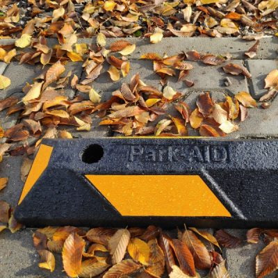 Park-AID Wheel Stop, 1,800 mm, brick red with white reflective panels, fixing bolts included - Image 7