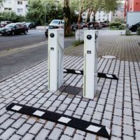 Park-AID Wheel Stop, 900 mm, black with white reflective panels, fixing bolts included