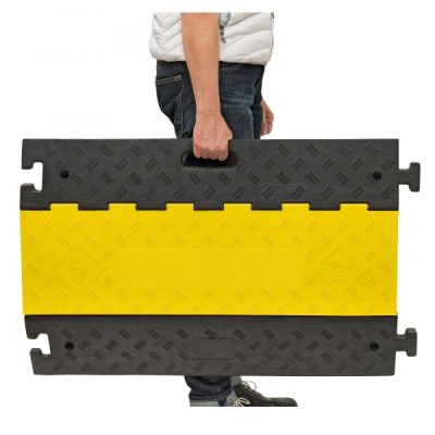 TRAFFIC-LINE Cable/Hose Protection Ramp Large - 960 x 600 x 75mmH - 3 Channel - Black/Yellow - Image 7