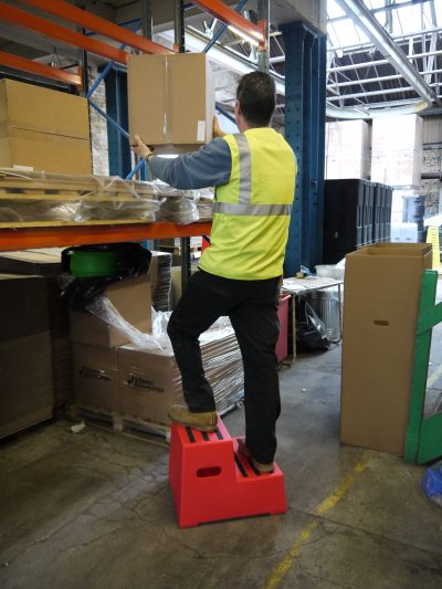 Heavy Duty Plastic Steps 3 Tread Load Bearing 260kg Food Approved Safety Steps Red - Image 3