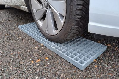 GRP Waffle Boards 996 x 310 x 25mm Sq Grit Top - Grey (Sold in Pairs) - Image 3