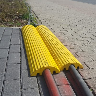 TRAFFIC-LINE Cable/Hose Protection Ramp Small 1,200mmL Yellow - Image 5
