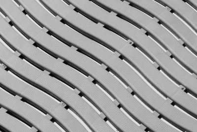 Kumfi Step swimming pool locker room surrounds 60cm x 15m roll Grey - Image 2