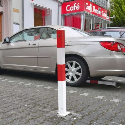 CONTROLLER A Drop Down Post 70 x70mm 1,000mmH for screw anchoring with base plate Galvanised + Powder Coated Red/White - Image 6