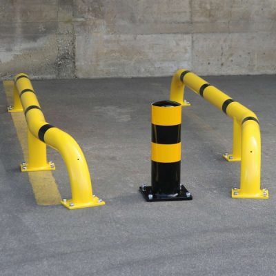 BLACK BULL HGV Parking Aid Bollard - Steel - Hot dip Galvanised with Red Reflective Bands - Surface Fixing - Image 4