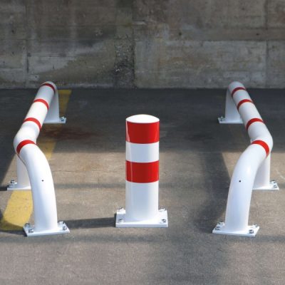 BLACK BULL HGV Parking Aid Bollard - Steel - Hot dip Galvanised with Red Reflective Bands - Surface Fixing - Image 3