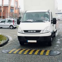 SafeRide Speed Reduction Hump – Centre Section | Reflectors & Fixings| 495mm x 70mm | Yellow/Black