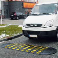 SafeRide Speed Reduction Hump – Centre Section with Reflectors & Fixings | 500mm x 50mm | Yellow/Black