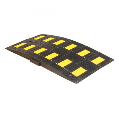 SafeRide Speed Reduction Hump – Centre Section with Reflectors & Fixings | 500mm x 50mm | Yellow/Black - Image 2